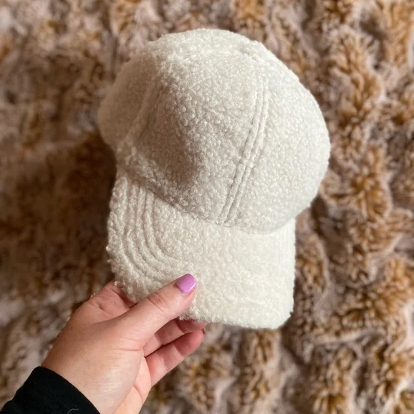 NWOT Free People teddy Sherpa cap in ivory